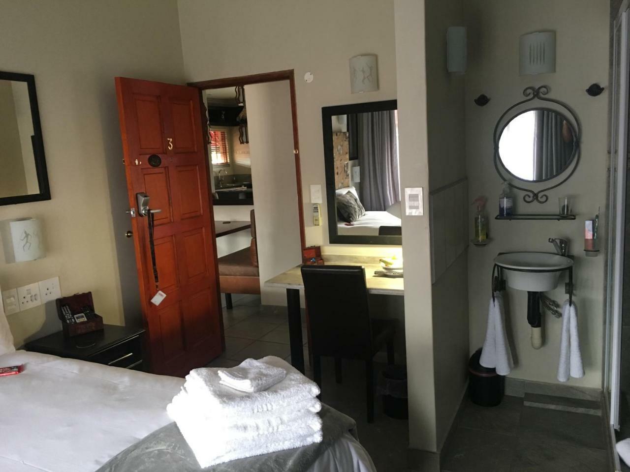 The Travel Inn Durban Exterior photo